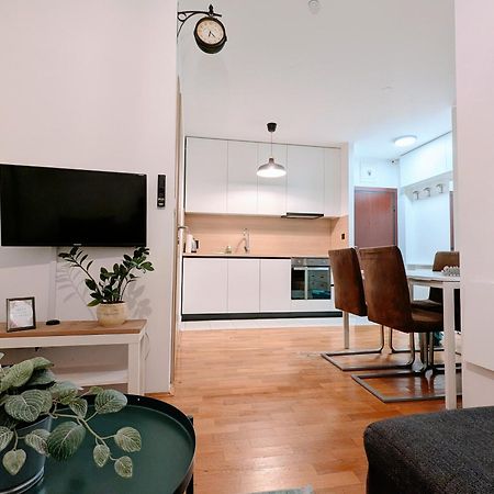 Doma-Lu Apartment-Near Airport And Highway- Free Parking Velika Mlaka المظهر الخارجي الصورة