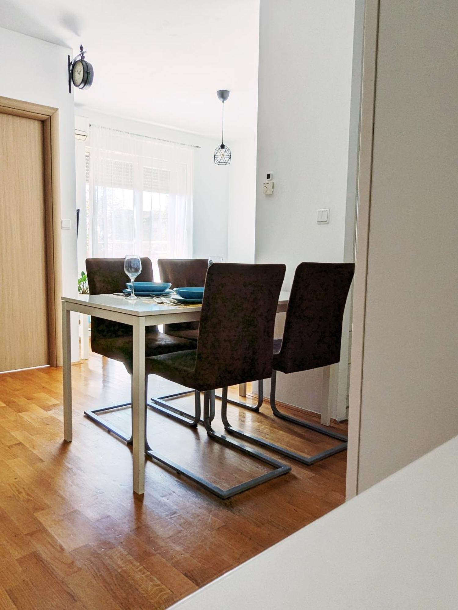 Doma-Lu Apartment-Near Airport And Highway- Free Parking Velika Mlaka المظهر الخارجي الصورة